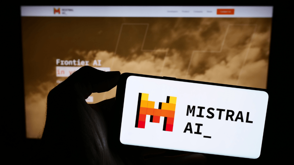 Stellantis ve Mistral AI'dan Yapay Zeka Hamlesi: Otomotivde Geleceğe Yolculuk Mistral Ai logosu